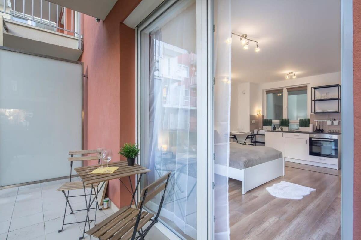 Apartment Modern & Cozy With Balcony *